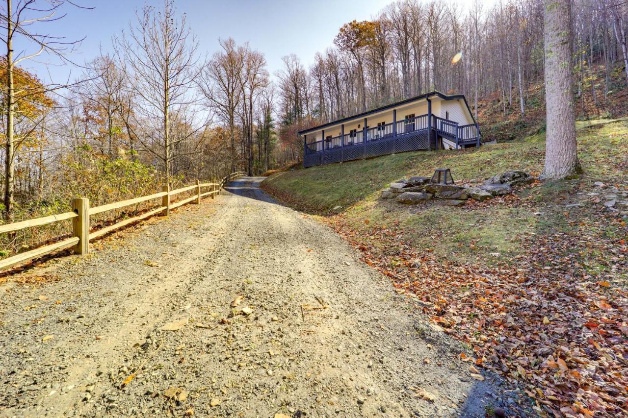 Pet-Friendly Spruce Pine Cabin With Private Fire Pit Exteriér fotografie