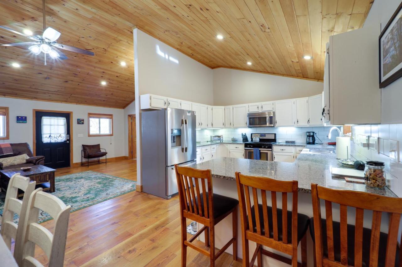 Pet-Friendly Spruce Pine Cabin With Private Fire Pit Exteriér fotografie